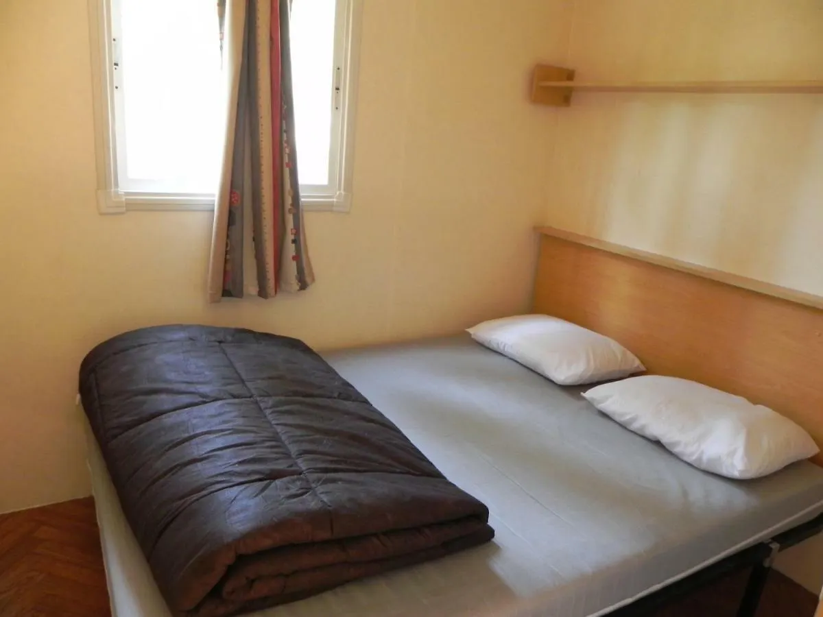 Campsite Camping Du Defends Hotel Sault-de-Vaucluse France